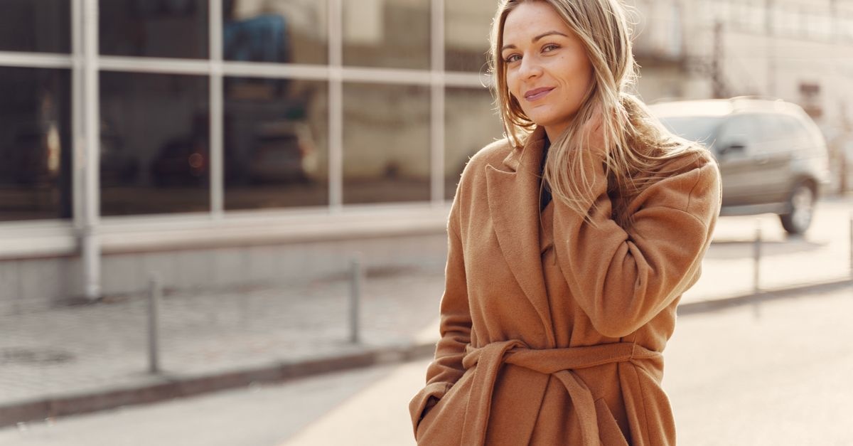 Guida pratica per scegliere il cappotto perfetto: stile, materiali e vestibilità