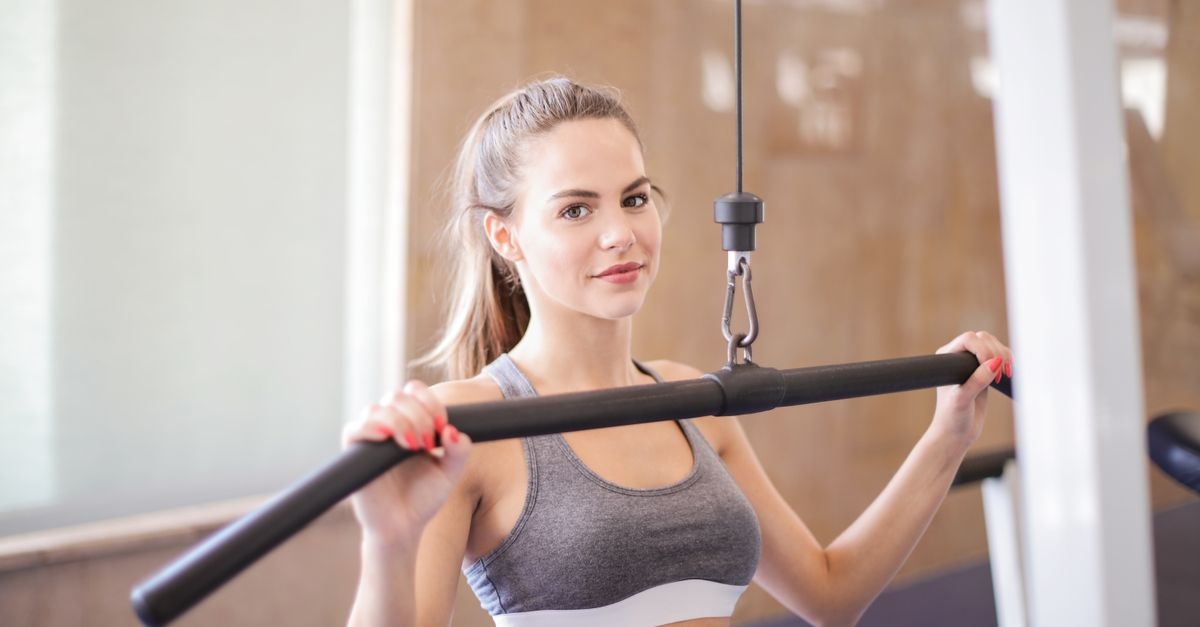 Forza al Femminile: Guida all’Allenamento con i Pesi per Scolpire e Potenziare il Corpo