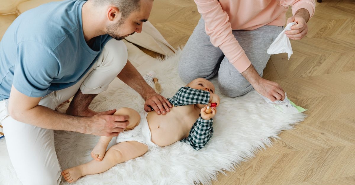 Cambio del pannolino del neonato: trucchi rapidi e senza stress per i primi giorni
