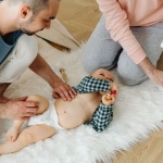 Cambio del pannolino del neonato: trucchi rapidi e senza stress per i primi giorni