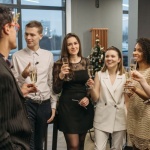 Cosa Indossare a un Evento Aziendale: Idee di Outfit Eleganti e Professionali che Fanno Colpo