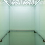 Meglio le scale o l’ascensore? Pro, contro e consigli per scegliere ogni giorno