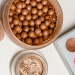 Pelle baciata dal sole tutto l’anno: il segreto di un bronzer dall’effetto sano e naturale