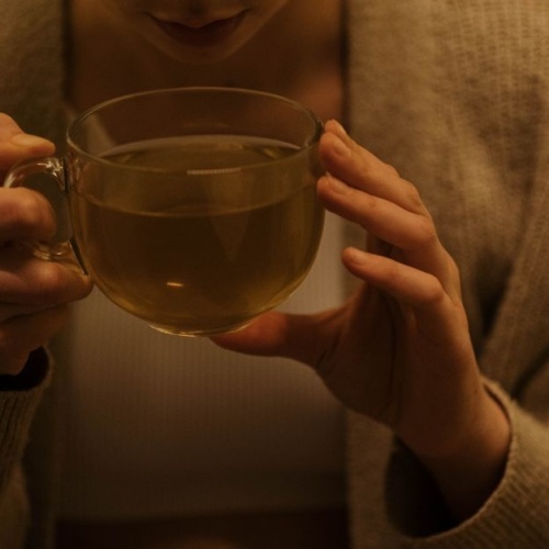 Pancia pesante? 10 rimedi naturali per riattivare la digestione e sentirti leggero