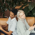 Due Cuori, Un Solo Feed: Idee per Vivere i Social in Coppia Senza Stress